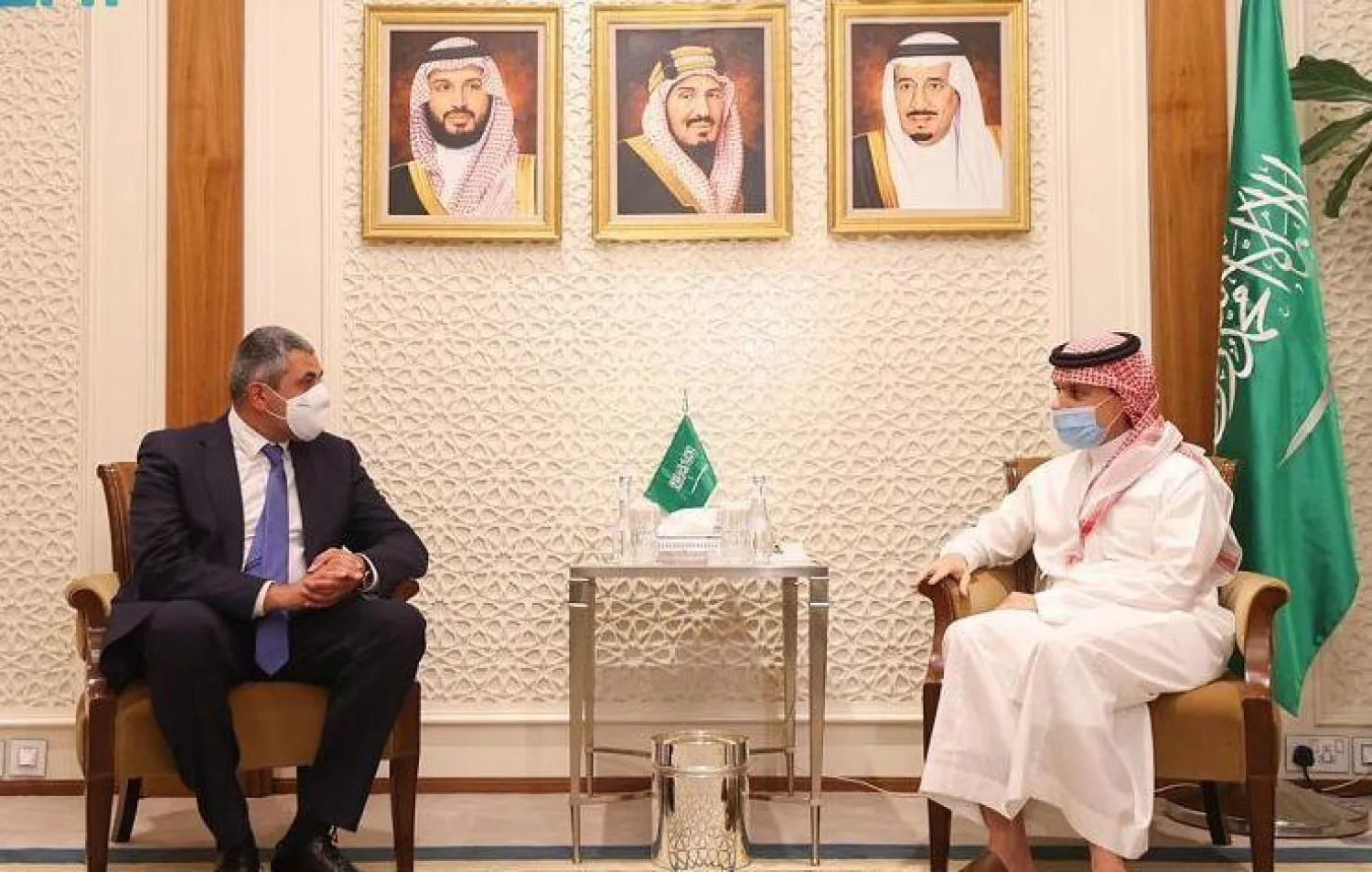 الأمير فيصل بن فرحان وزير الخارجية السعودي لدى استقباله زوراب بولوليكاشفيلي أمين منظمة السياحة العالمية (واس)