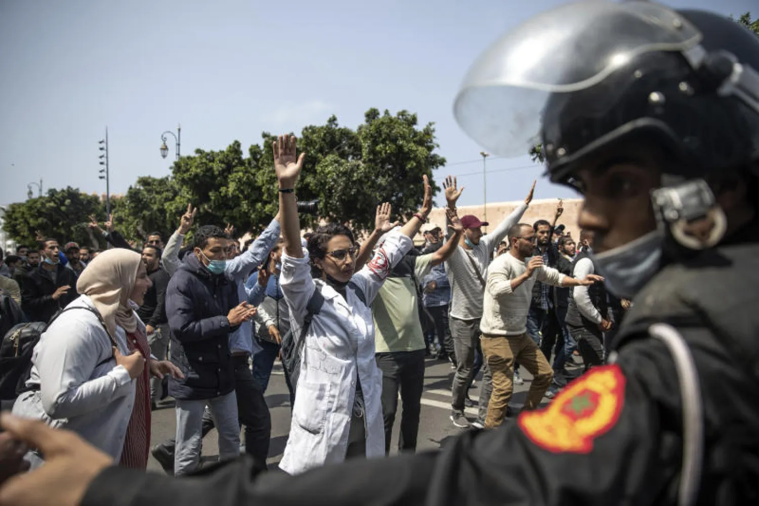 جانب من احتجاجات المدرسين في العاصمة المغربية الرباط (أ.ب)