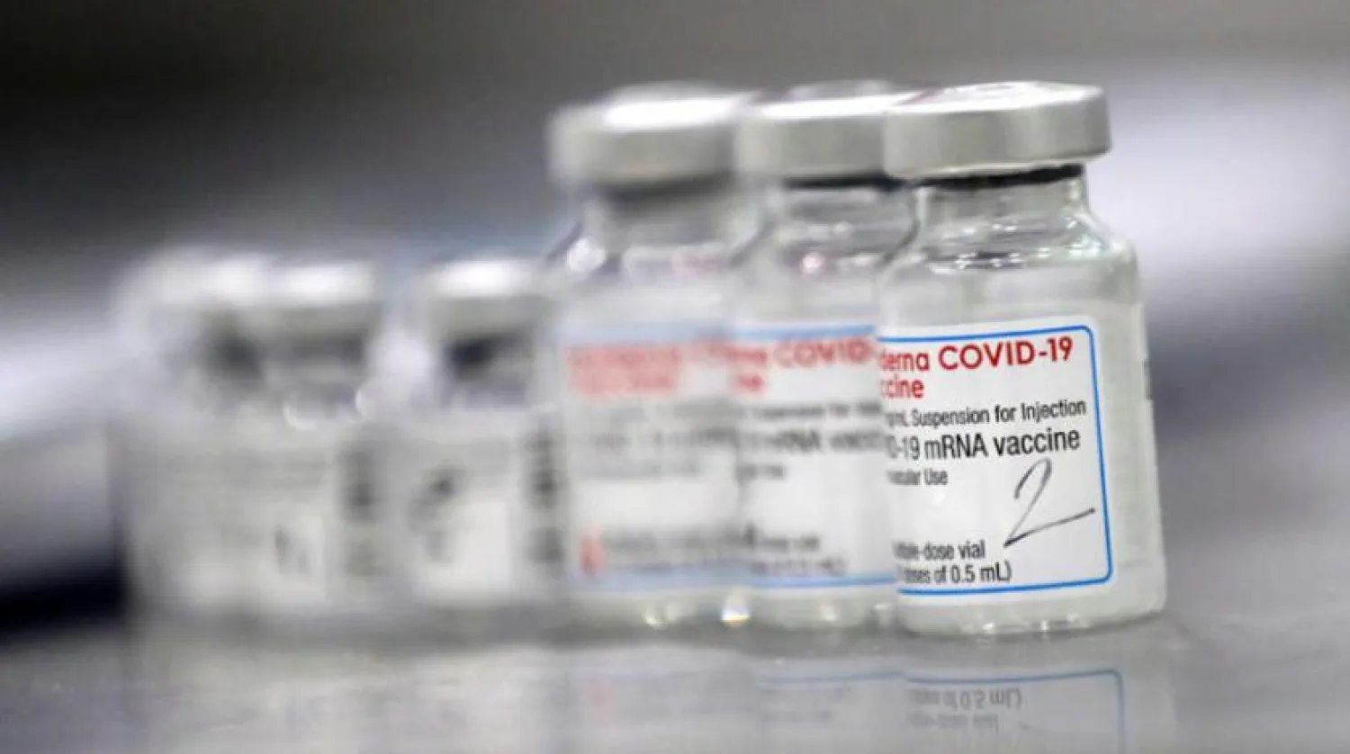 Moderna aşısı (Reuters)