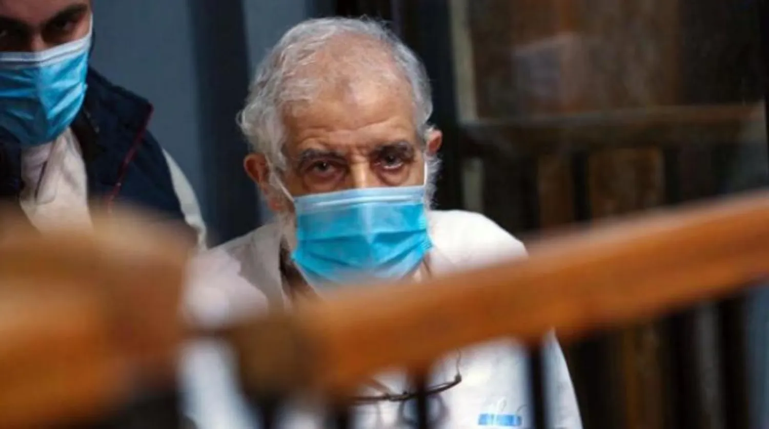 Mahmud İzzet Kahire Ceza Mahkemesi'nde (AFP)