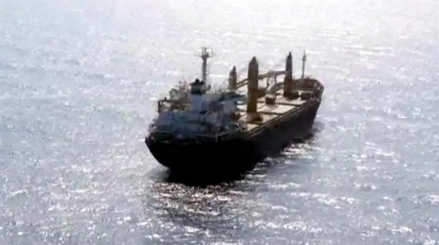 Salı günü Kızıldeniz'de saldırıya uğrayan Saviz gemisinin Devrim Muhafızları’na bağlı Tasnim ajansı tarafından yayınlanan bir fotoğrafı. 