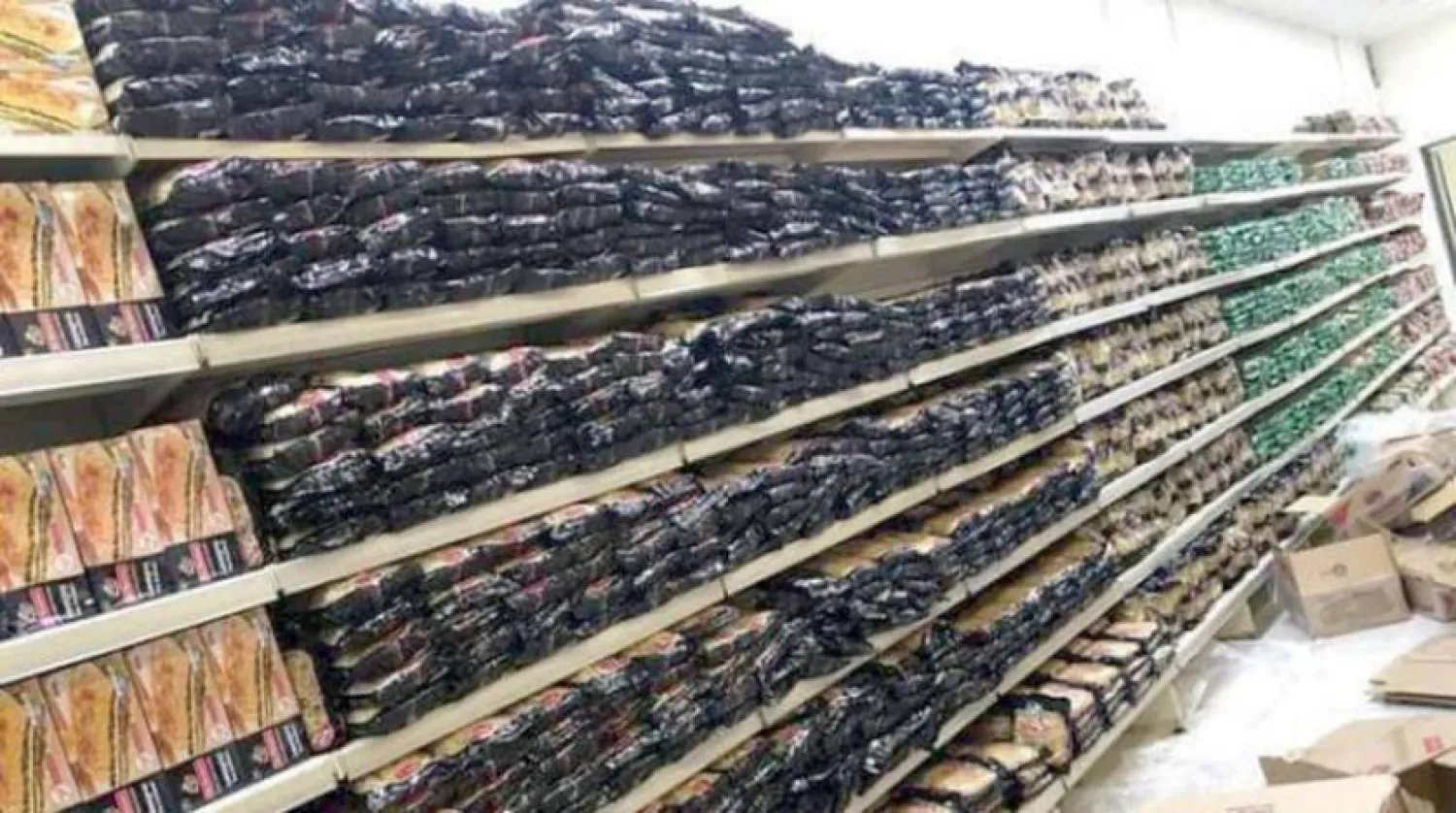 Beyrut’un güney banliyölerinde, havalimanı yolu üzerindeki bir yardım ofisi.