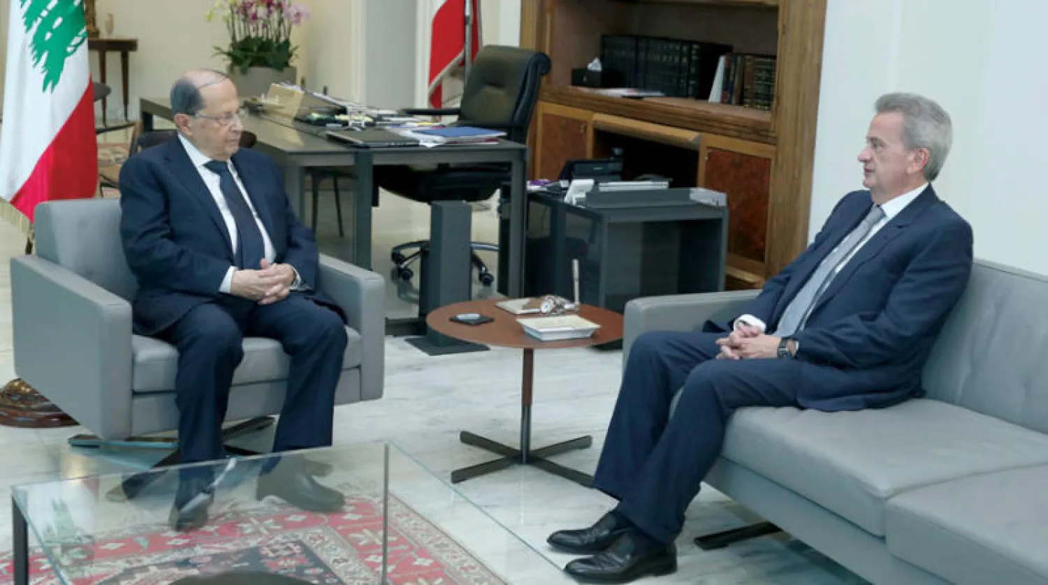 من اجتماع سابق بين الرئيس ميشال عون وحاكم «المركزي» رياض سلامة (دالاتي ونهرا)