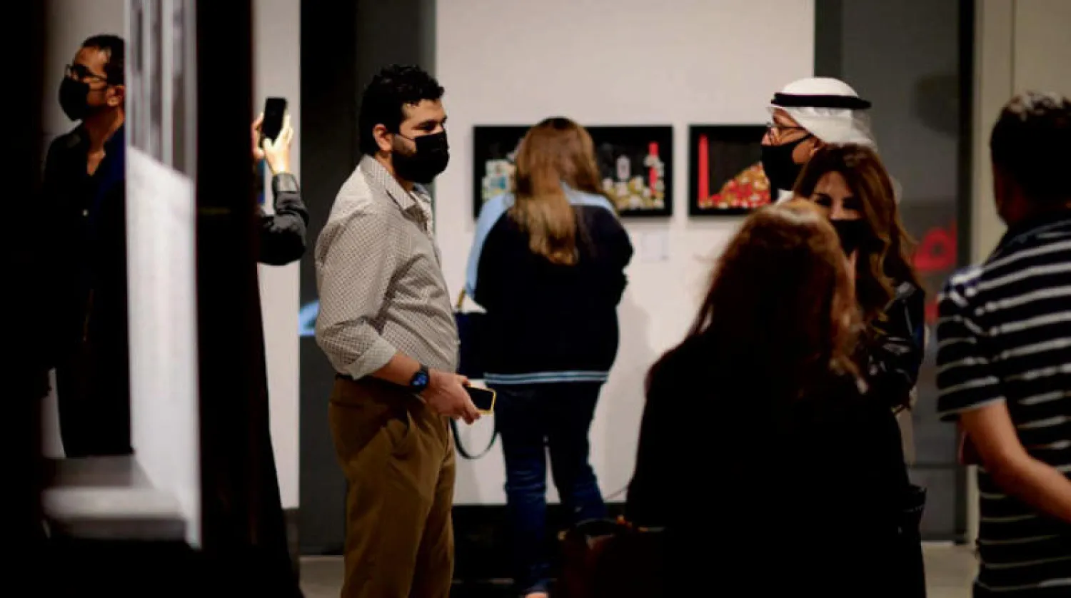 جانب من معرض «شرنقة» المقام حالياً في البحرين