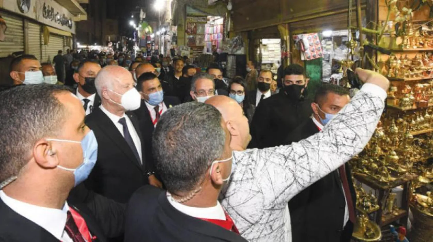 Tunus Cumhurbaşkanı Kays Said önceki akşam Kahire’nin tarihi bölgelerini gezdi. (Tunus Cumhurbakanlığı)