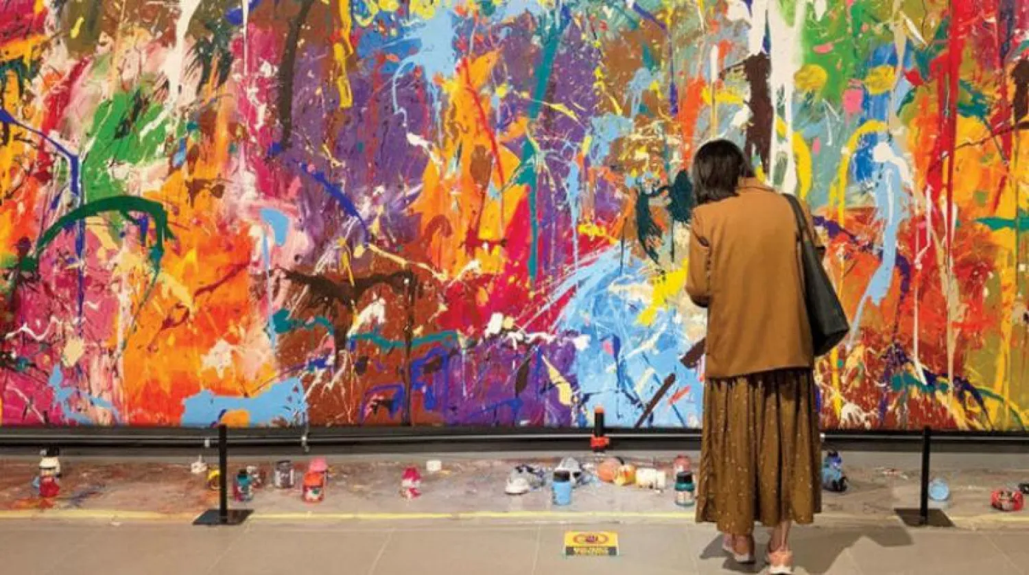 ABD’li grafiti sanatçısı JonOne’ın siyaha boyanmış eseri (Reuters)