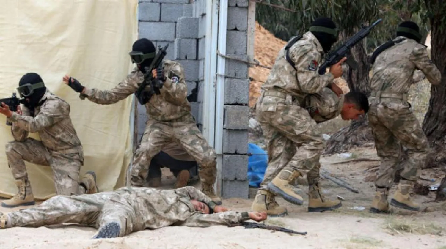 Libyans call for intensifying the security presence at the border after the incursion of armed groups from Libya into Chad. Reuters