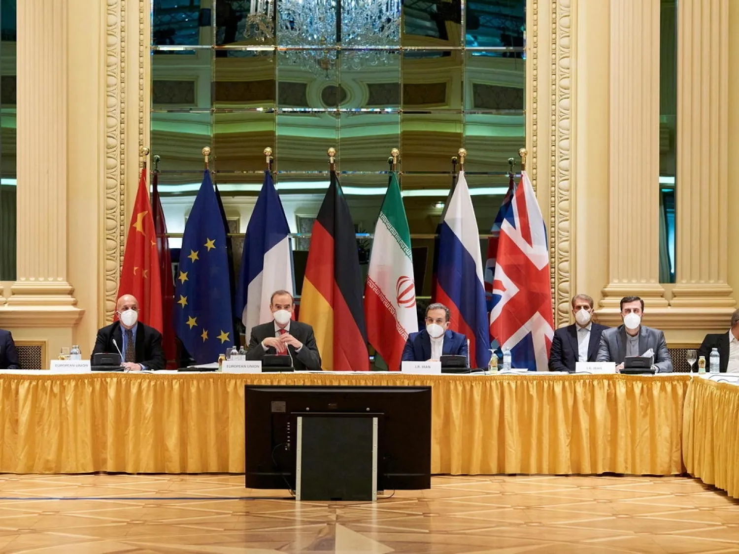 European External Action Service (EEAS) Deputy Secretary General Enrique Mora and Iranian Deputy at Ministry of Foreign Affairs Abbas Araghchi meeting in Vienna, Austria April 6, 2021. (EU delegation in Vienna, via Reuters)