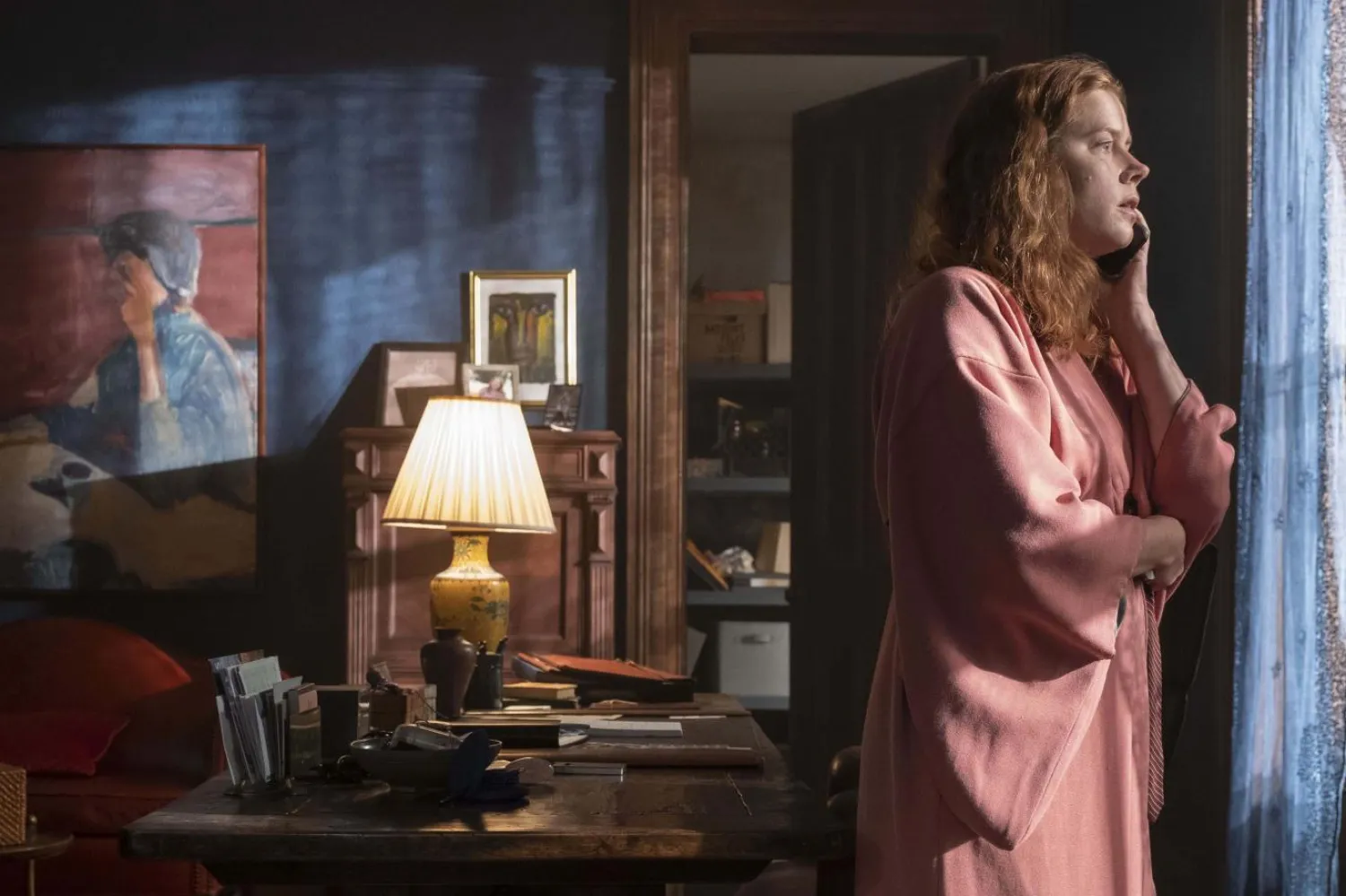 Penceredeki Kadın, Netflix'te mayısta yayımlanacak en ilgi çekici içerikler arasında yer alıyor (Netflix)