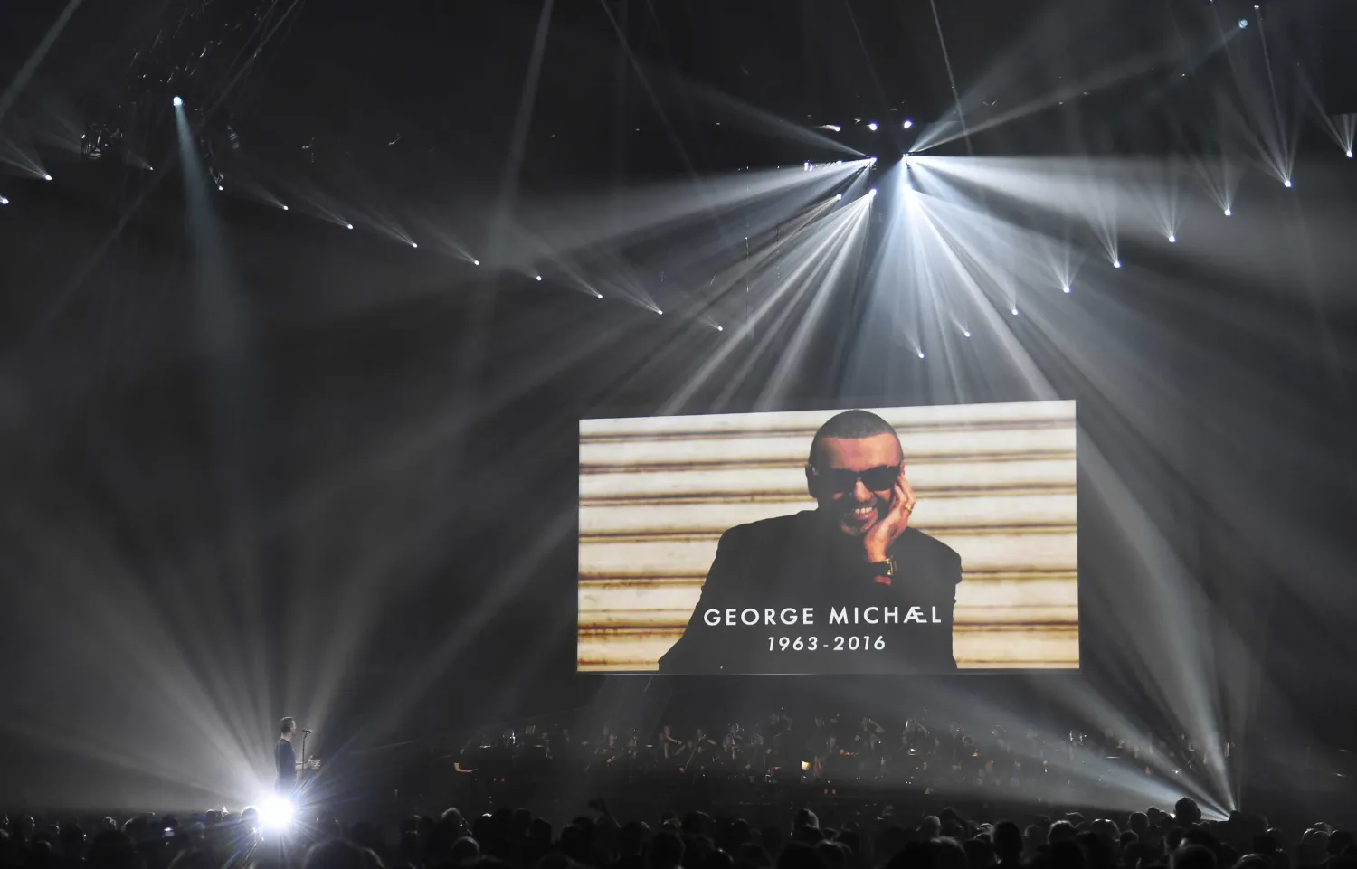 Chris Martin of Coldplay performs a tribute to George Michael at the Brit Awards at the O2 Arena in London, Feb. 22, 2017. Reuters file photo
