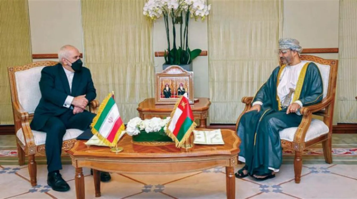 Omani Foreign Minister Badr bin Hamad bin Hamood al-Busaidi during his talks with Iranian Foreign Minister Mohammad Javad Zarif, in Muscat, (Oman News Agency) 

