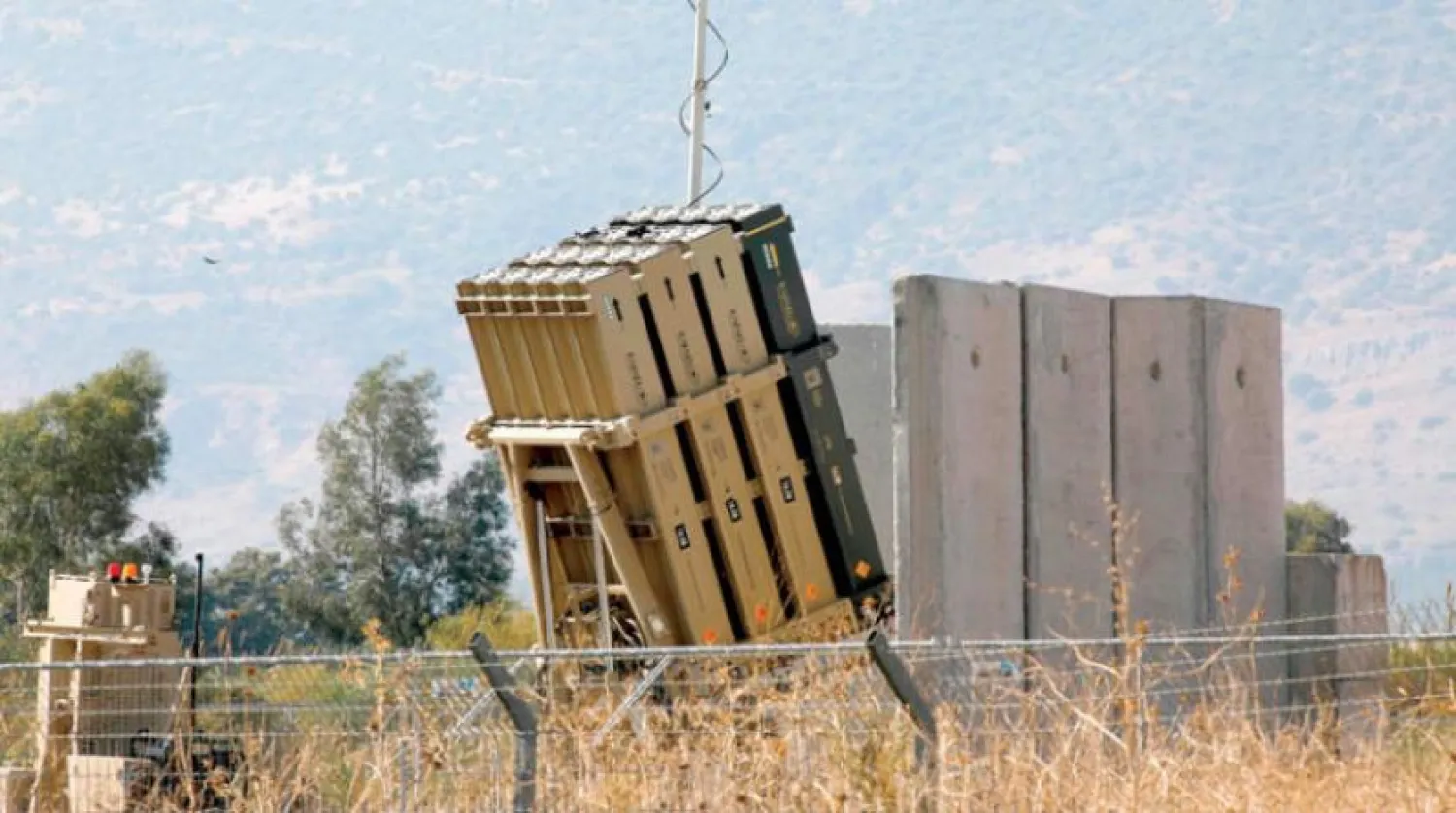 İsrail'deki Demir Kubbe hava savunma sisteminin füze önleyici bataryası (AFP)