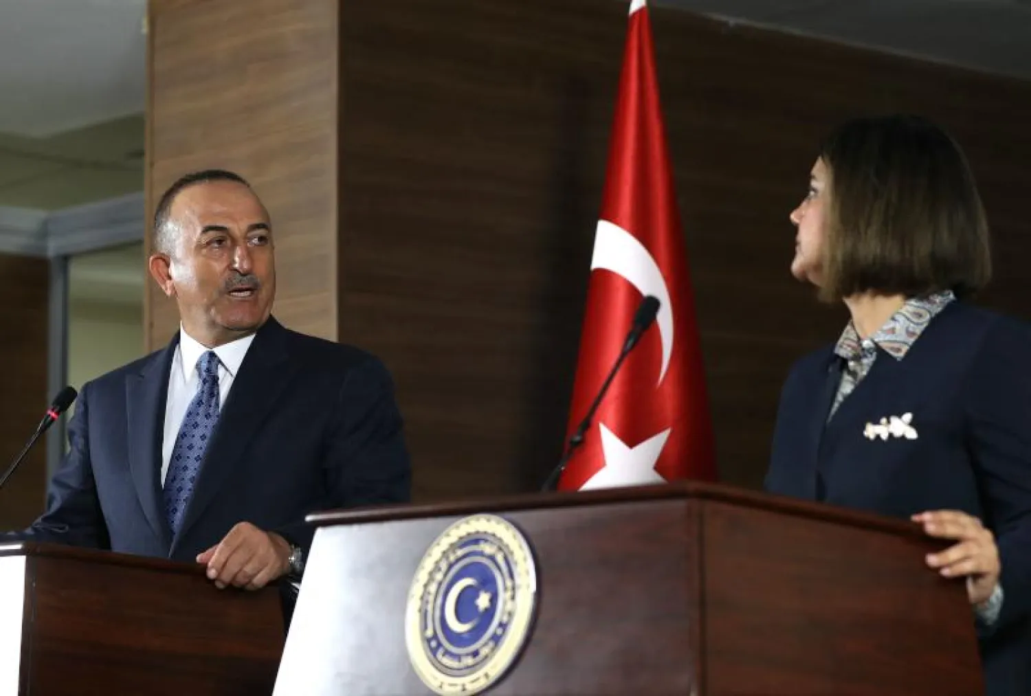 وزيرة الخارجية الليبية نجلاء المنقوش مع نظيرها التركي مولود تشاووش أوغلو (أرشيفية - أ.ف.ب)