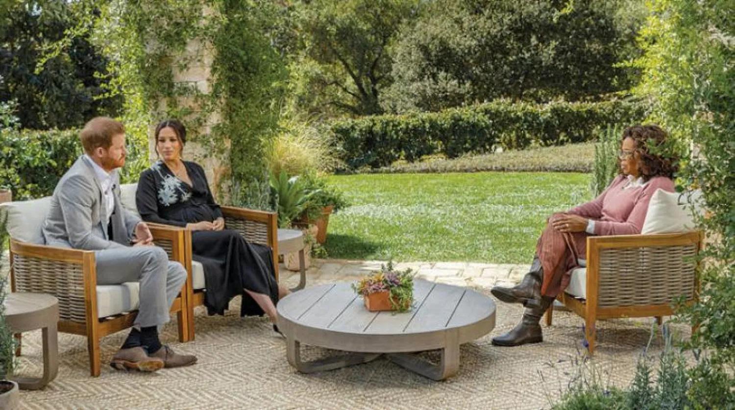الأمير هاري مقدماً تلفزيونياً في برنامج يجمعه بأوبرا وينفري