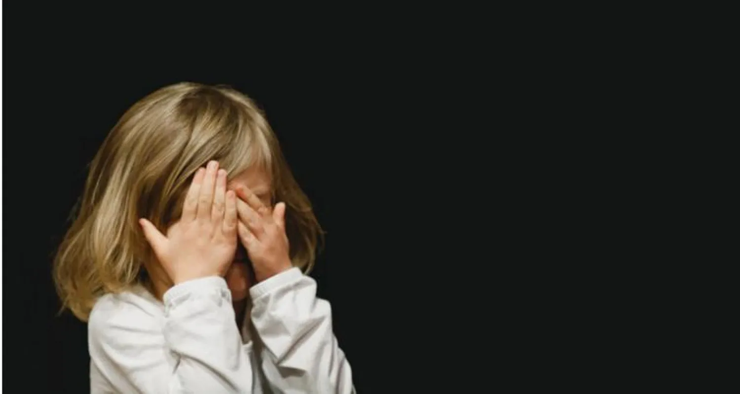 الطفل الخجول أزمة تواجه بعض الأسر (شبكة سي بي إس الأميركية)