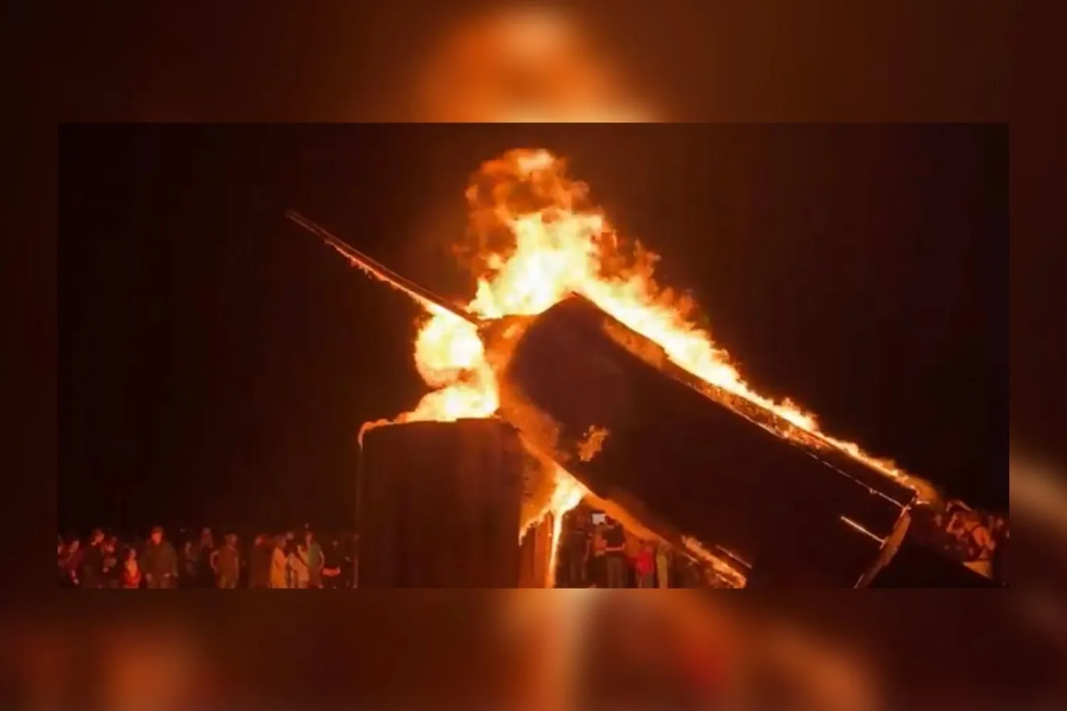 Etkinlik, uzmanların ABD'de koronavirüse karşı sürü bağışıklığı kazanılmasının mümkün görünmediğini açıklamasından birkaç gün önce düzenlendi (Eric Moustos / Facebook)