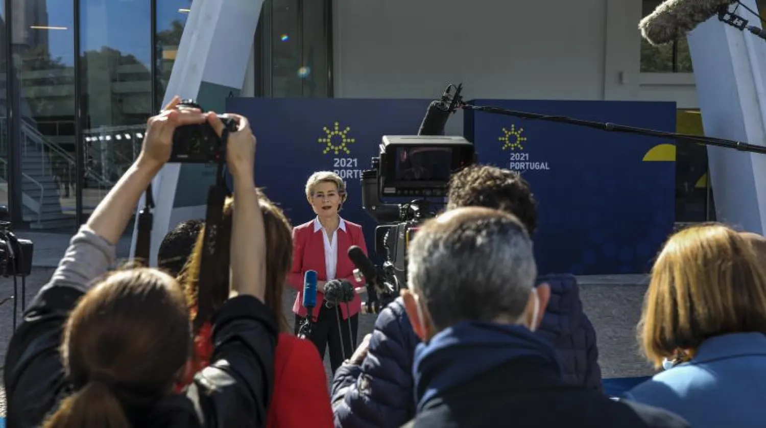 AB Komisyonu Başkanı Ursula von der Leyen, AB Zirvesi’nin düzenlendiği Portekiz'in Porto kentinde (DPA)