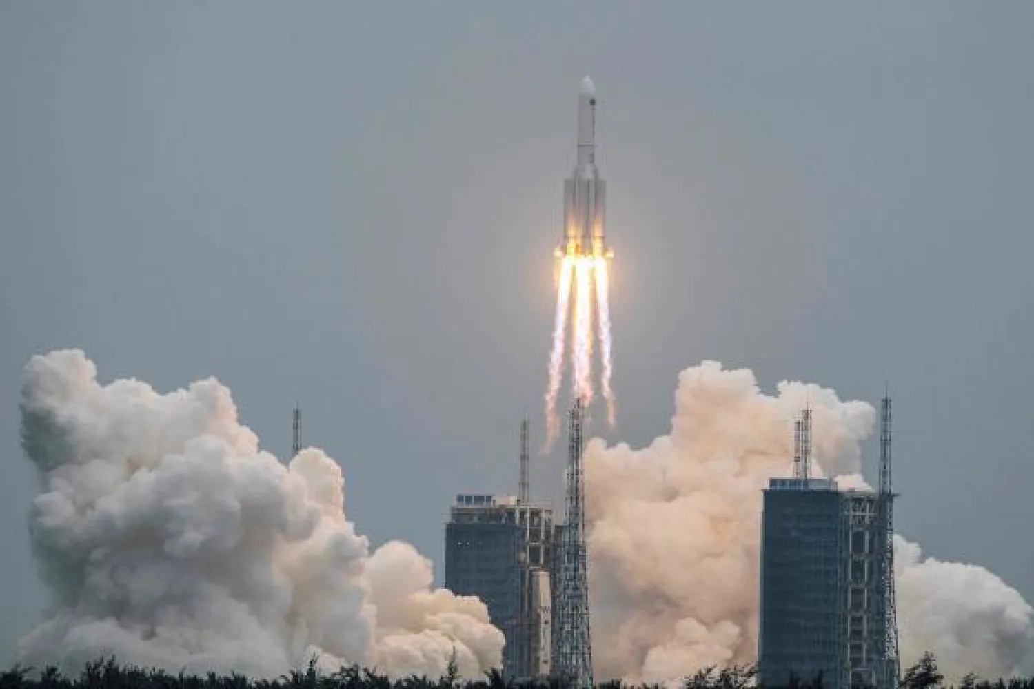 الصين تعلن تفكّك أجزاء صاروخها الفضائي فوق المحيط الهندي ‏