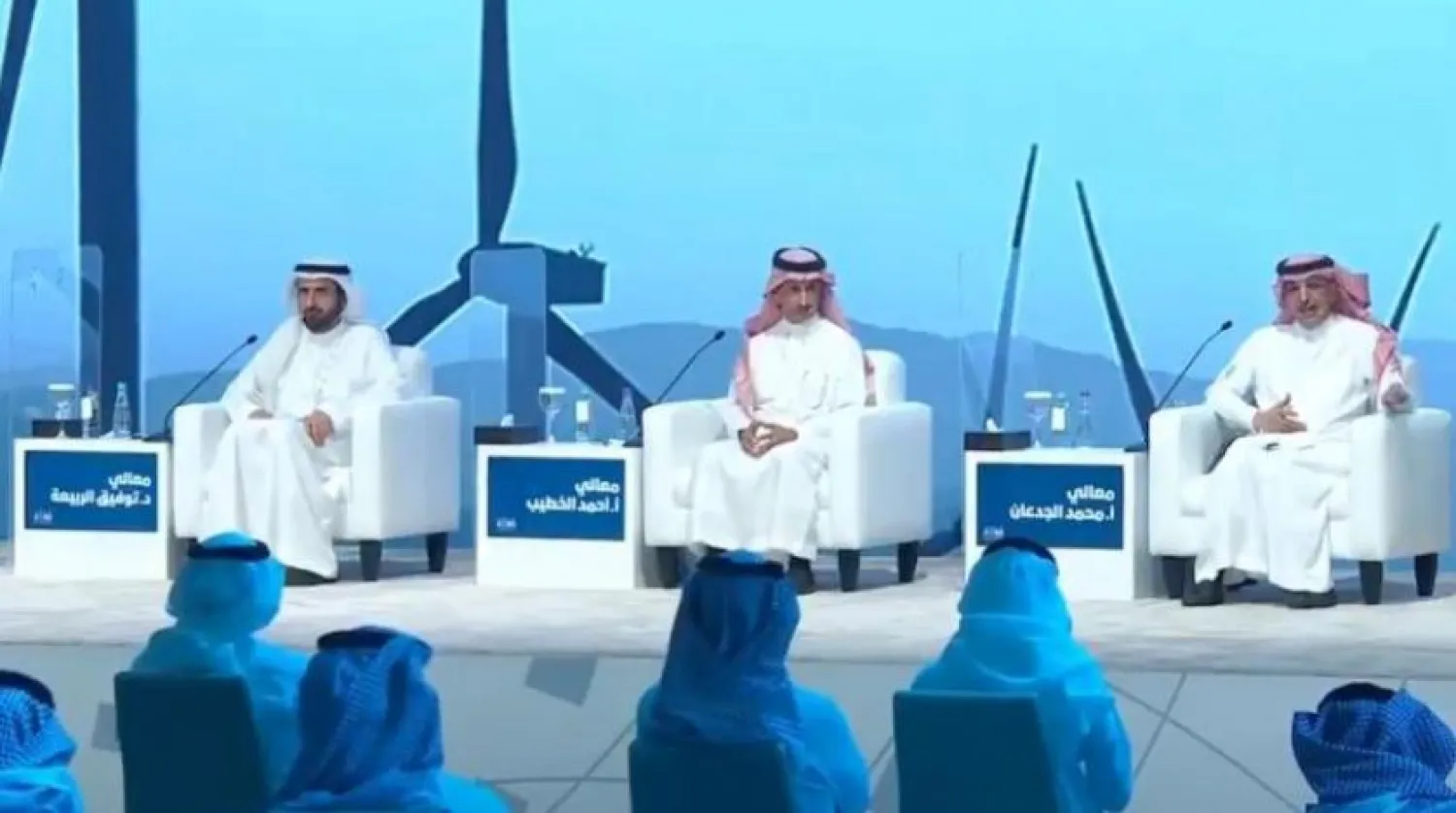 وزیران بهداشت و دارایی و گردشگری در جلسه ای درباره اهداف و فرصت های چشم انداز ۲۰۳۰ سعودی گفتگو کردند (الشرق الاوسط)