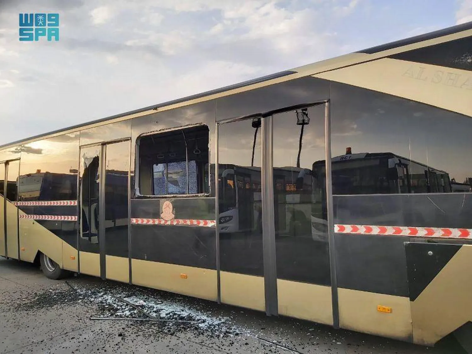 تساقط بعض الشظايا بالحرم الداخلي لمطار أبها الدولي (واس)