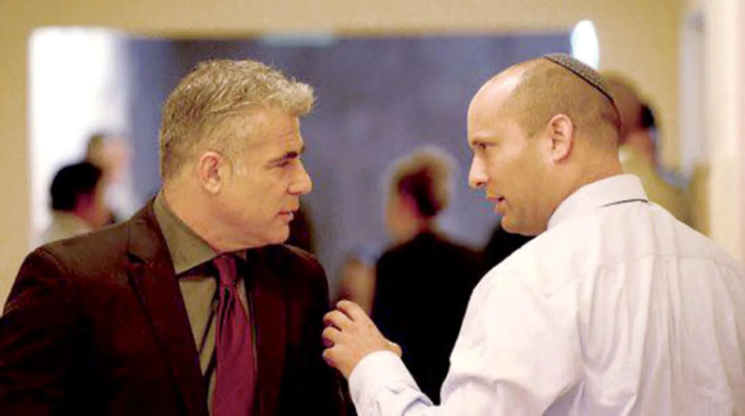 بينيت ولبيد لتشكيل ائتلاف حكومي ينتظر مساهمة «الاسلامية»... (صفحة لبيد - فيسبوك)