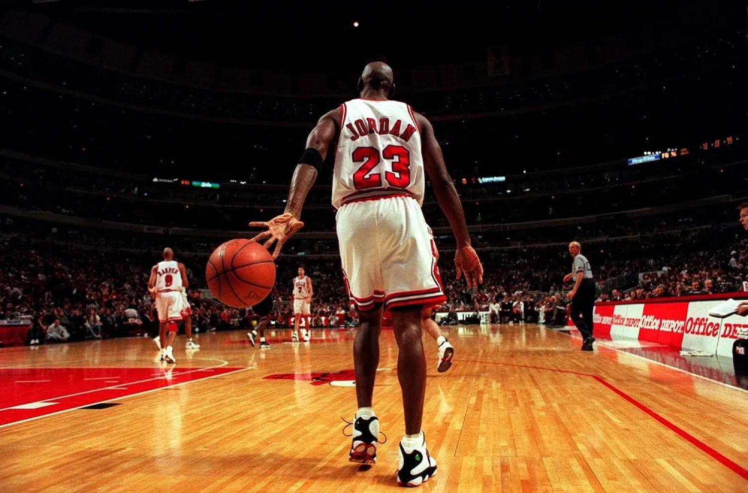 Michael Jordan heads up court during a game at the United Center in 1997. (Reuters)