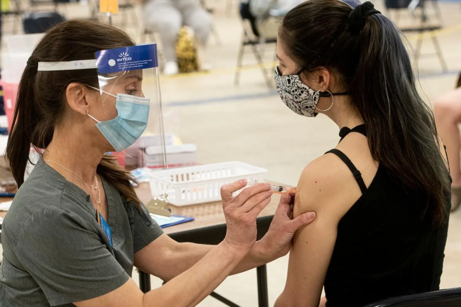 ABD 4 Temmuz'a kadar yetişkinlerin yüzde 70'inin en az bir doz aşı yaptırmasını hedefliyor (AP)