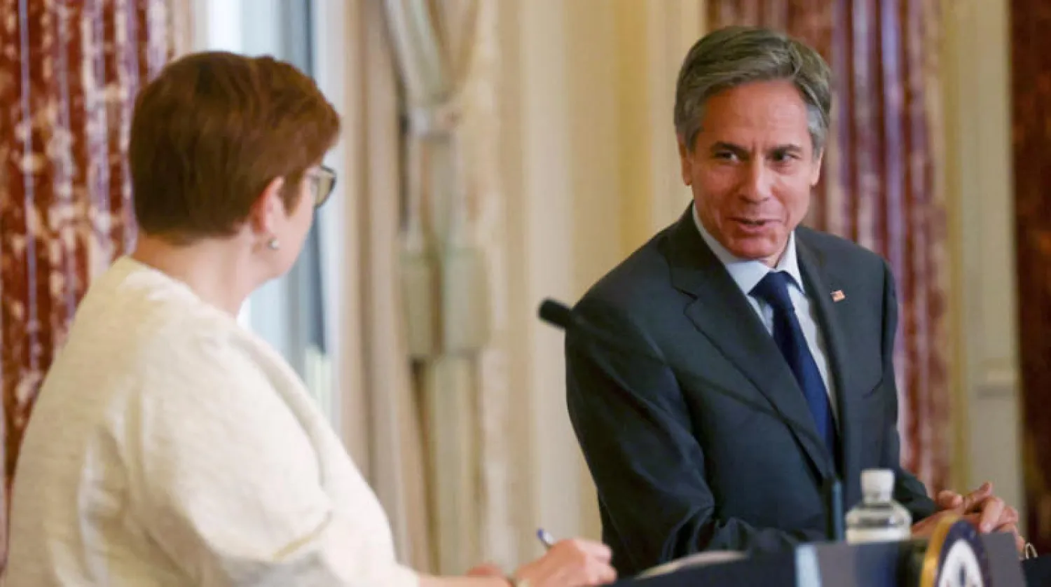 وزير الخارجية الأميركي أنتوني بلينكن مع نظيرته الأسترالية ماريز باين (أ.ب)