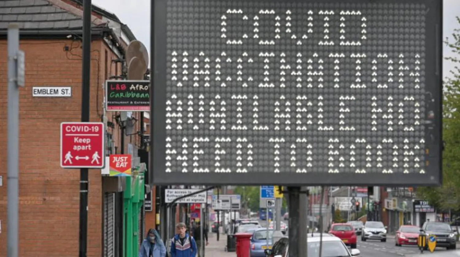 İngiltere’de salgının yeni odak noktalarında koronavirüse karşı aşılama hızı artırılıyor (AFP)