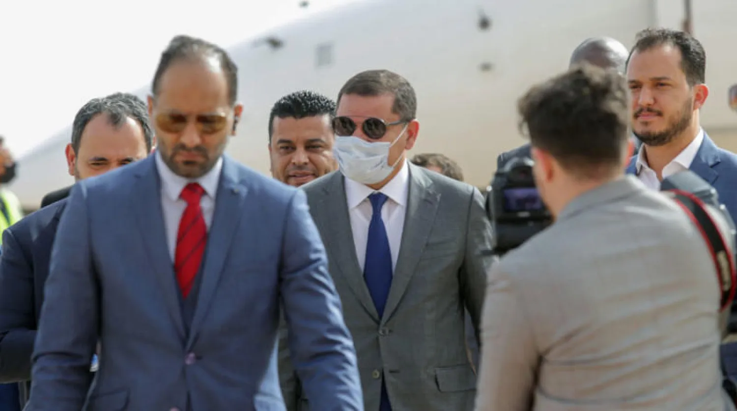 عبد الحميد الدبيبة خلال زيارته إلى مدينة سرت (رويترز)