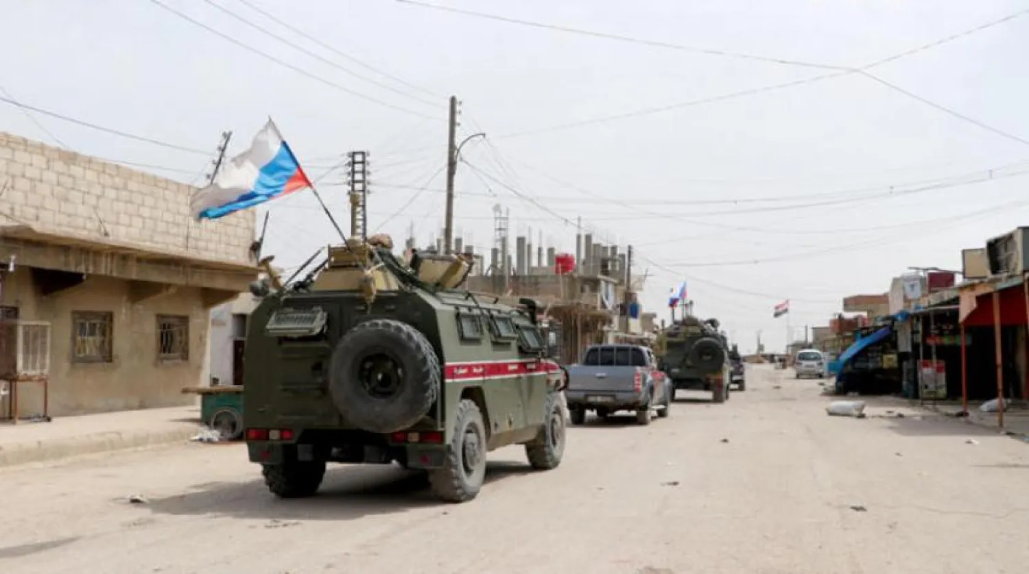 Kamışlı’nın güneyindeki Tay mahallesinde dolaşan bir Rus askeri devriyesi (Şarku’l Avsat)