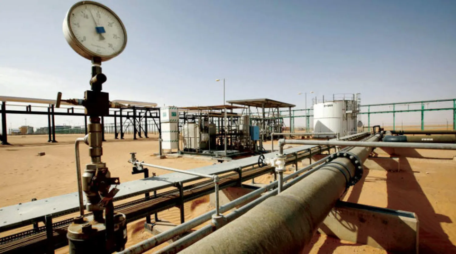 ترى وكالة الطاقة الدولية أهمية توقف التنقيب عن النفط والغاز للوصول للحياد الكربوني (رويترز)