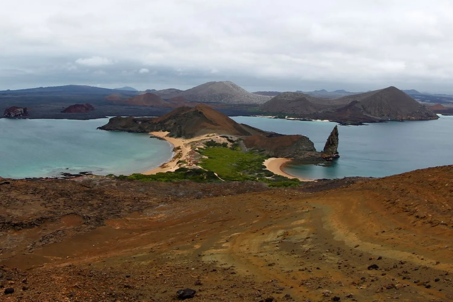 The view from the top of Bartolome Island in Galapagos August 23, 2013. Picture taken August 23, 2013. (Reuters)