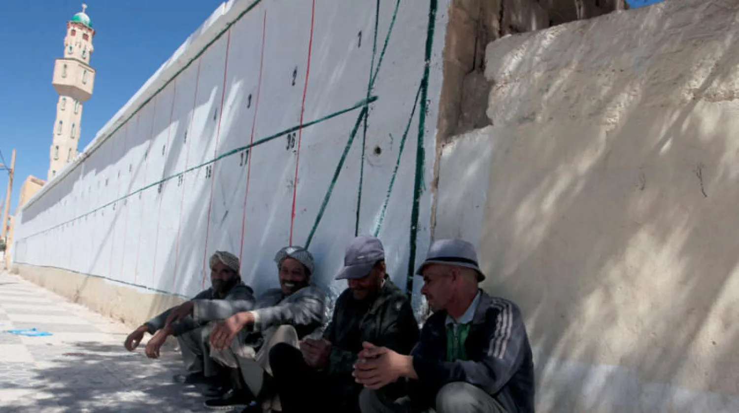 فتور شعبي ميّز حملة انتخابات البرلمان الجزائري التي انطلقت أمس (أ.ب)