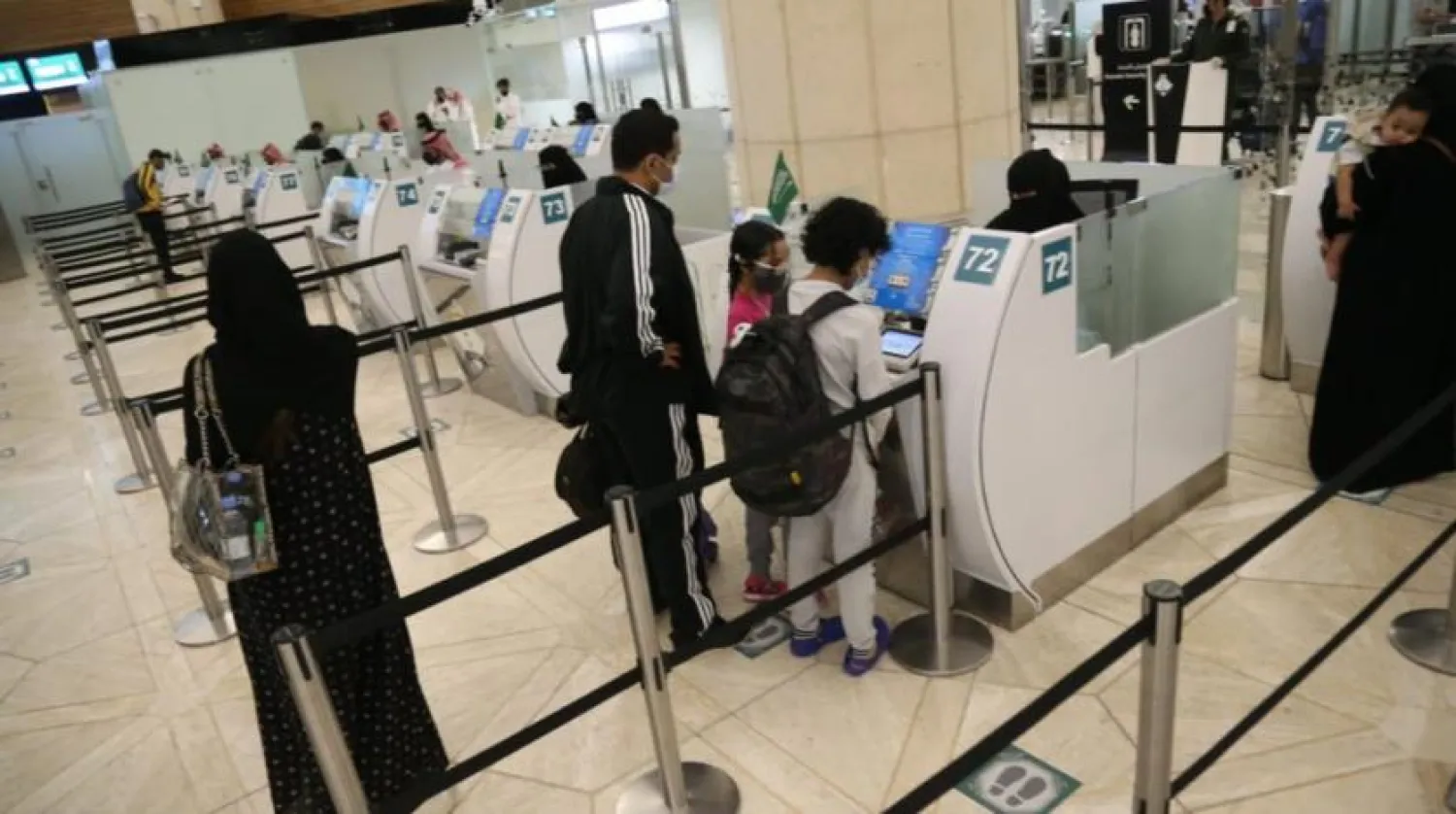 Citizens at King Khalid International Airport in Riyadh (Photo: Saad al-Dossary)