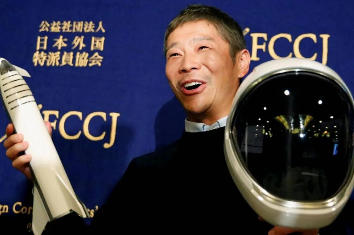 Japon iş insanı, 2018'de Starship'le Ay'a gidecek ilk turist seçilmişti (Reuters)