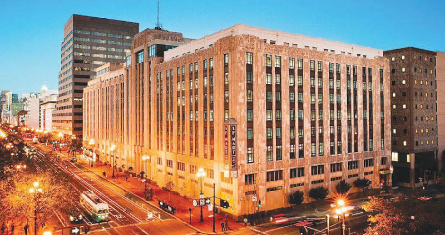 استحواذ {تويتر} على {سكرول}... بين التعاون والتهديد للمواقع الإلكترونية