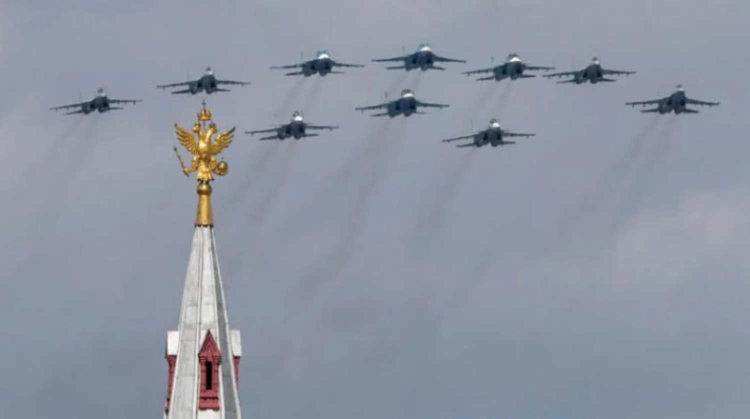 Moskova, Washington ile müttefik ülkelerden Suhoy Su-57 model uçağı için bazı bileşenler satın alıyordu, ancak yaptırımlar, beşinci nesil Rus savaş uçaklarının geliştirilmesini geciktirdi (Reuters)