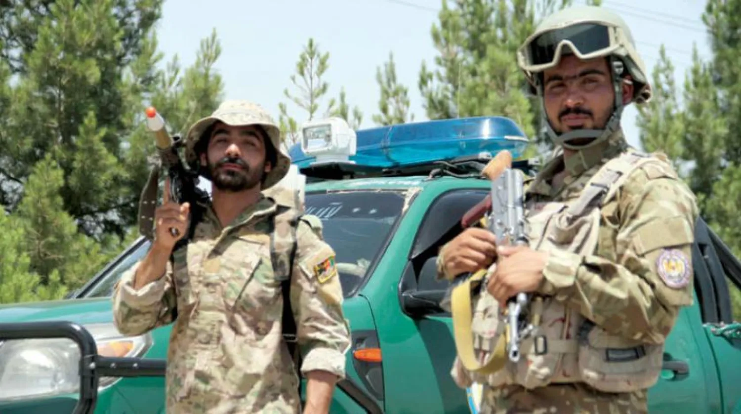 Müslüman alimler ve Afgan aşiret liderlerinin Afganistan'da barışın sağlanması için toplantı düzenlediği Herat'ta yoğun güvenlik önlemi alındı. (AFP)