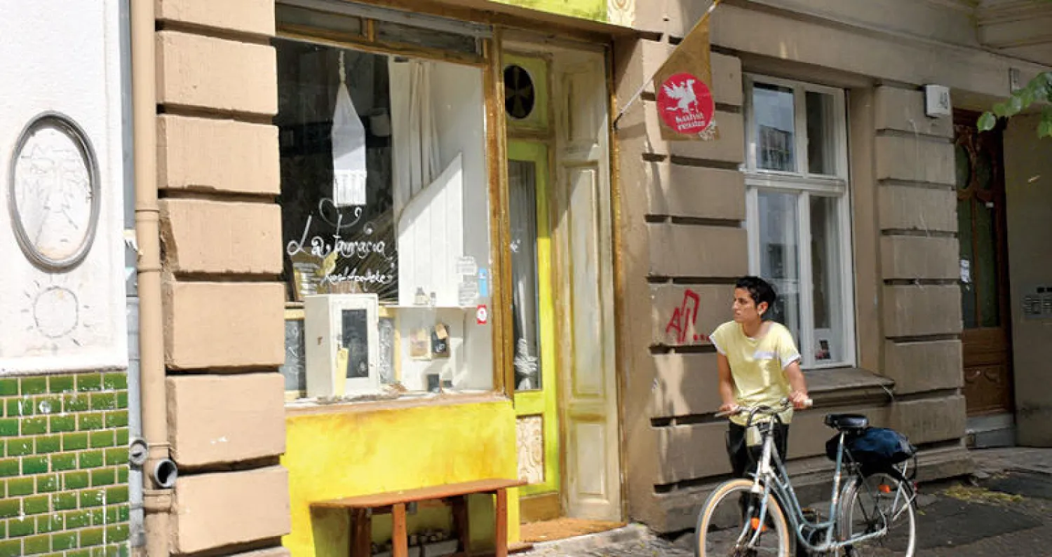 صيدلية الفن في برلين أحد معالم مهرجان «48 إتش نويكولن» (غيتي)