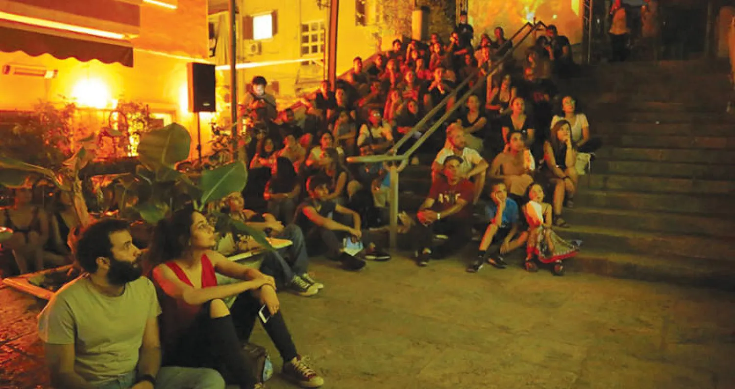 جمهور المهرجان على درج الجميزة في بيروت