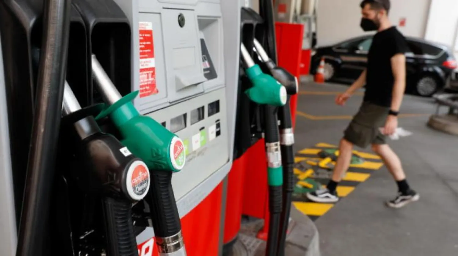 İspanya’da bir benzin istasyonu (Reuters)