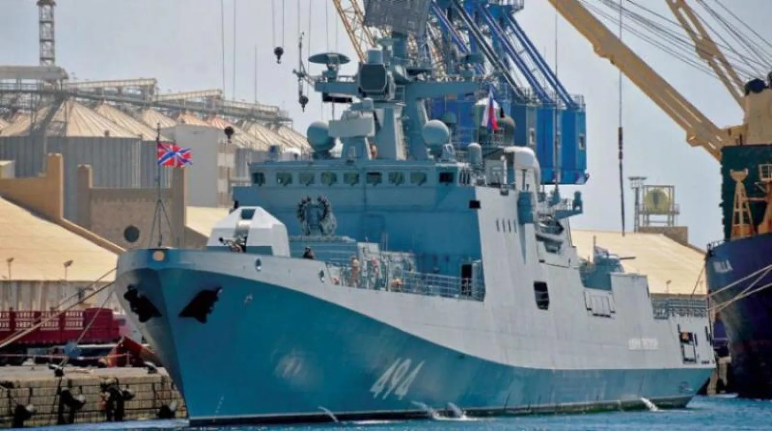 الفرقاطة البحرية الروسية «أدميرال غريغوروفيتش» خلال زيارة سابقة لميناء بورتسودان (أرشيفية - أ.ف.ب)