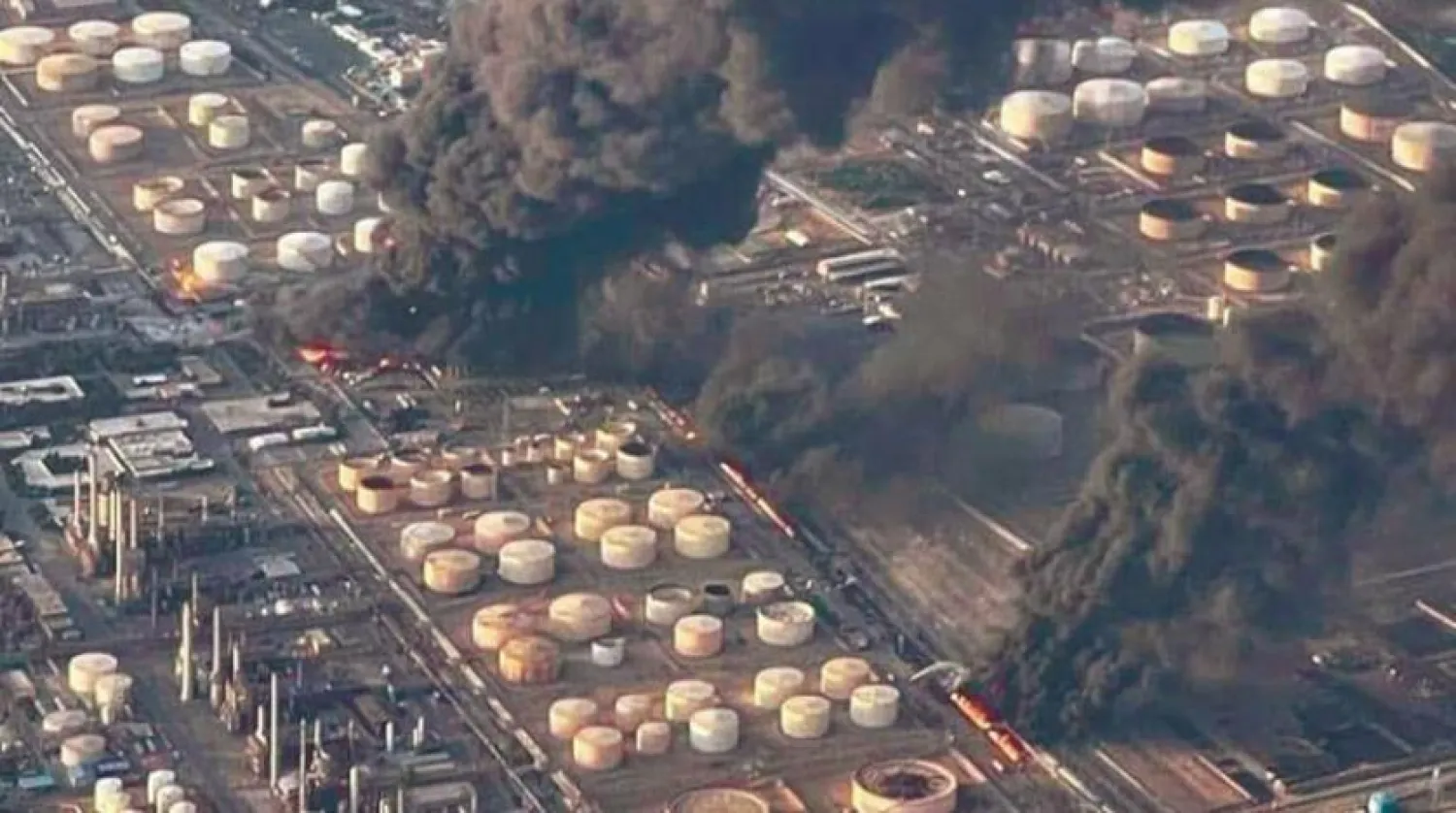 Yangının başlamasından bir saat sonra İran resmi internet sitesinin Tahran’daki rafineri fotoğrafı 