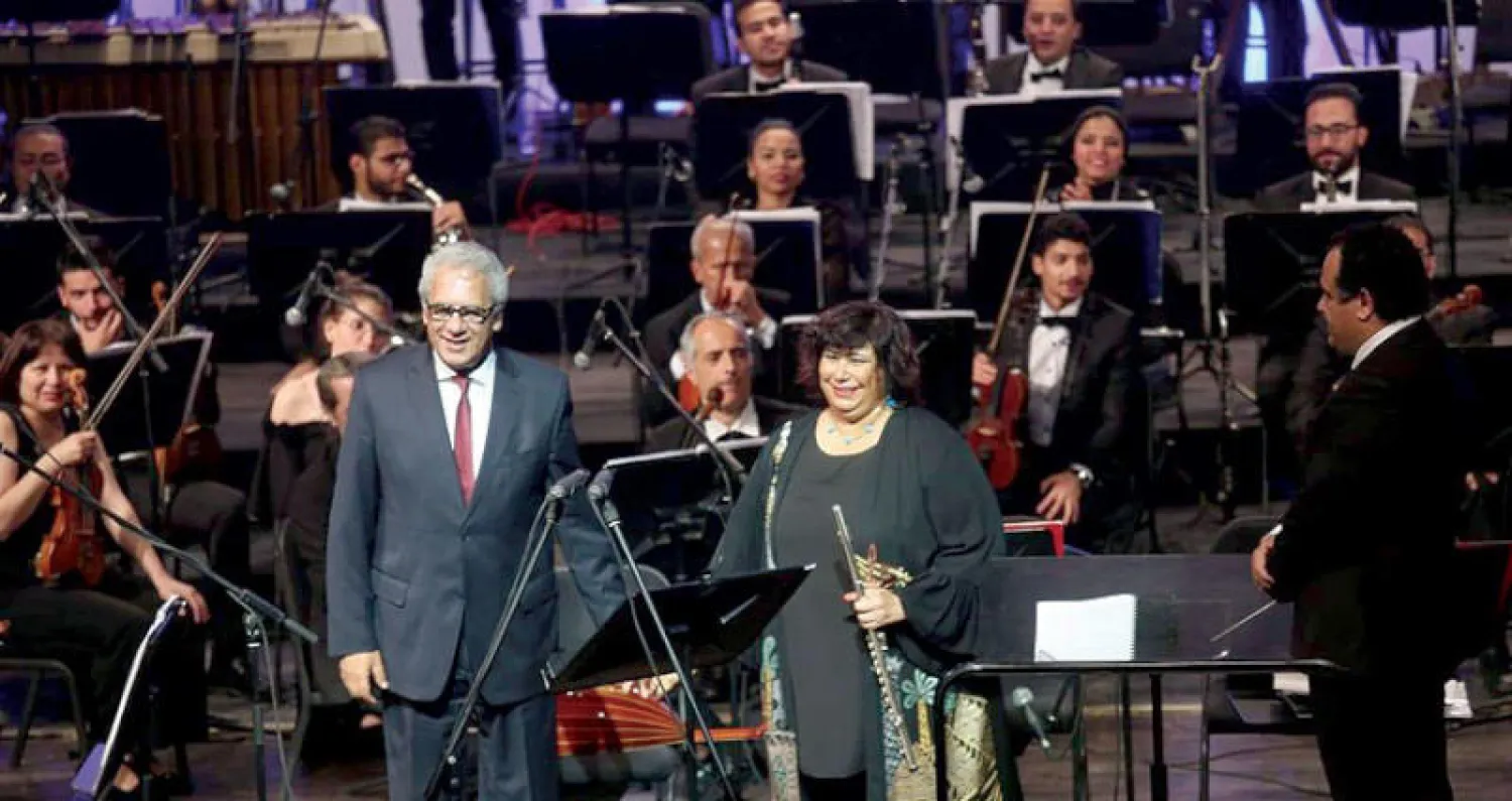 ايناس عبد الدايم وزيرة الثقافة المصرية وعازفة الفلوت مع راجح داود (وزارة الثقافة المصرية)