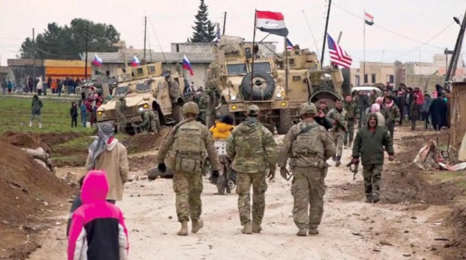 Fırat'ın doğusundaki ABD ve Rusya güçleri (AFP)