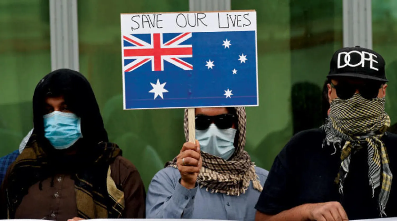 يخشى مترجمون أفغان سابقون لقوات غربية تعتبرهم حركة «طالبان» خونة، على حياتهم أكثر فأكثر عندما تنهي الجيوش الأجنبية انسحابها الكامل من البلاد بحلول سبتمبر أيلول.