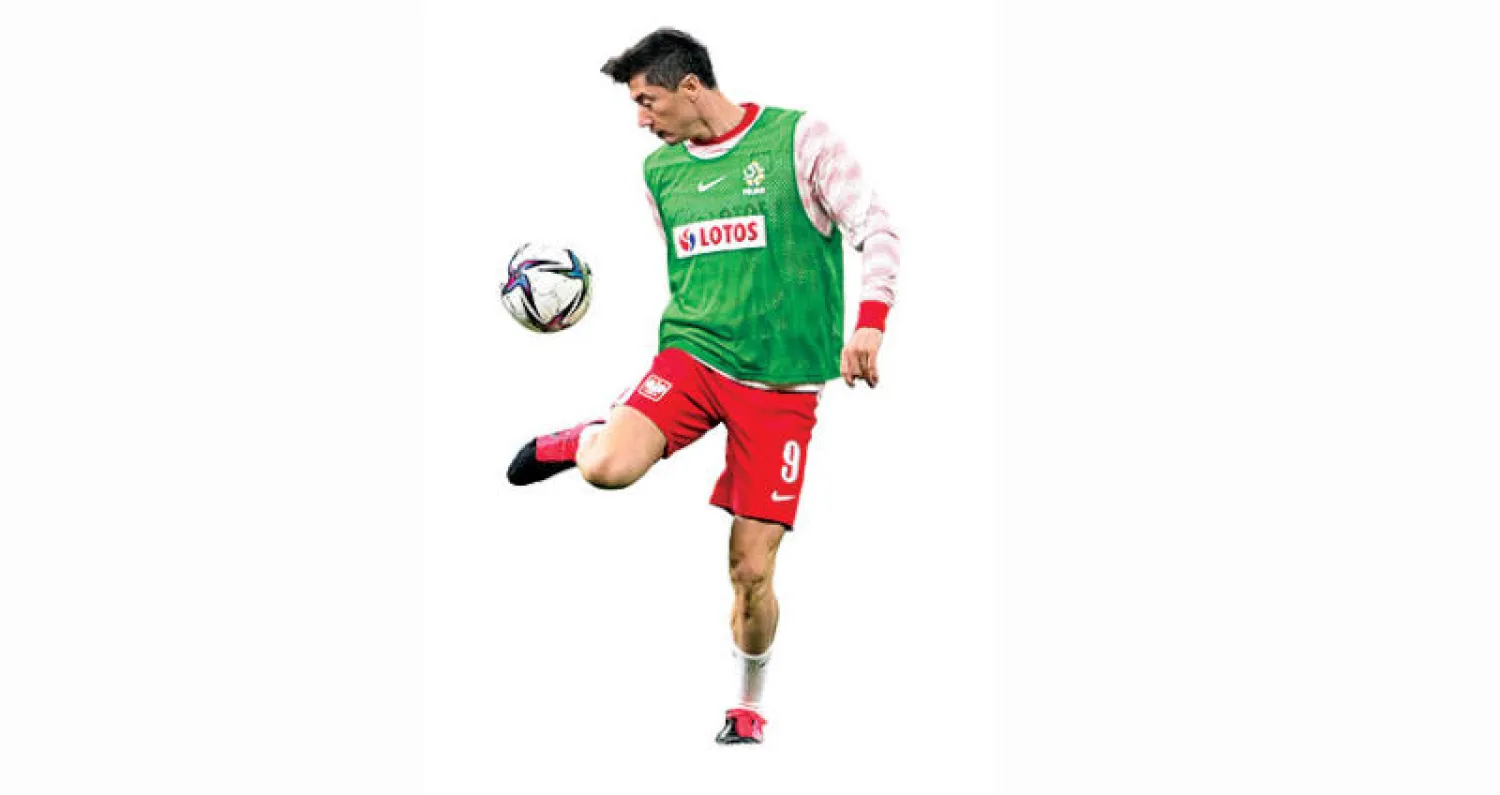 ليفاندوفسكي أمل بولندا في تحقيق إنجاز بالبطولة الأوروبية (إ.ب.أ)