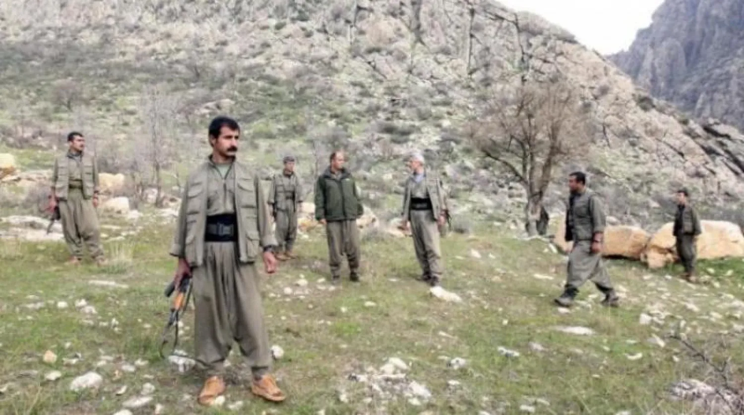 مقاتلون من «حزب العمال الكردستاني» في المناطق الجبلية بين تركيا وإقليم كردستان (أرشيفية - رويترز)