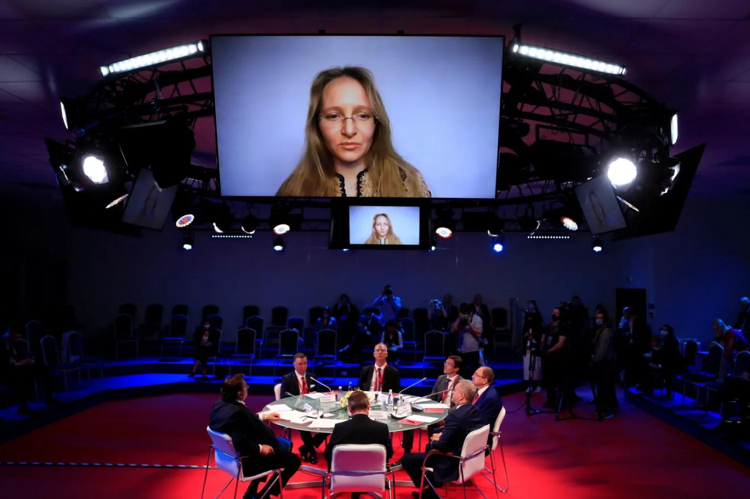 Katerina Tikhonova, St. Petersburg Uluslararası Ekonomi Forumu'ndaki konuşmasını video konferansla yaptı (Reuters)